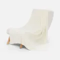 белый
