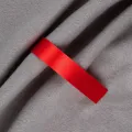 красный