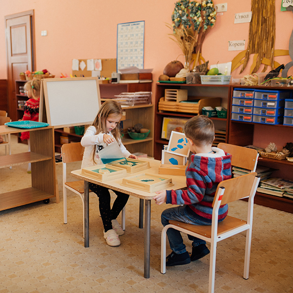 Школы<br>и&nbsp;детские сады