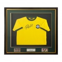 Футболка сборной Бразилии с автографом Пеле