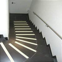 Противоскользящая фотолюминесцентная лента