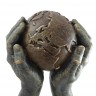 Скульптура «Мир в твоих руках», малая